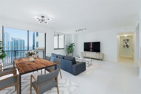 Copropriété à vendre à Miami, Floride: 3 chambres, 176.79 m2 № 1500780 - photo 1
