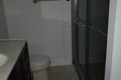 House in Miami, Florida 4 bedrooms, 210.89 sq.m. № 2046212 - photo 9