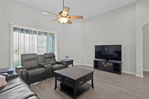 House in Tampa, Florida 4 bedrooms, 208.84 sq.m. № 1869854 - photo 17