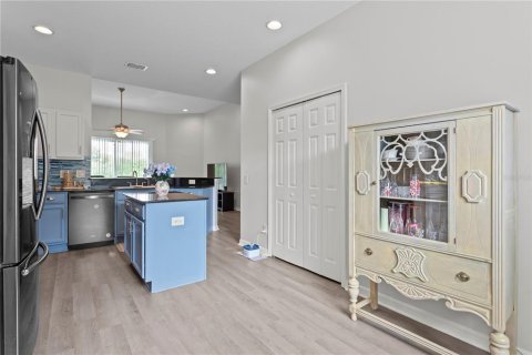 House in Tampa, Florida 4 bedrooms, 208.84 sq.m. № 1869854 - photo 14
