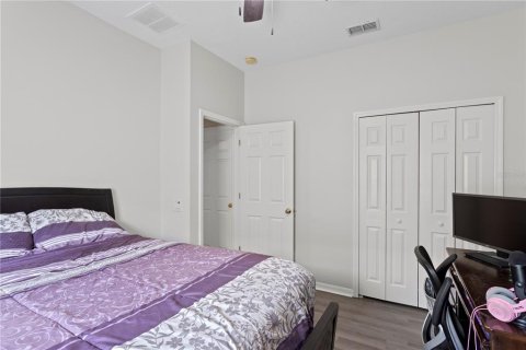 House in Tampa, Florida 4 bedrooms, 208.84 sq.m. № 1869854 - photo 29