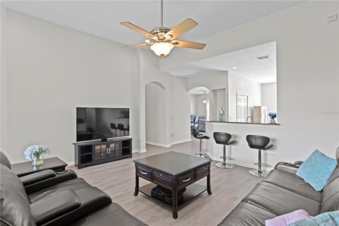 House in Tampa, Florida 4 bedrooms, 208.84 sq.m. № 1869854 - photo 18