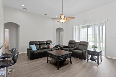 House in Tampa, Florida 4 bedrooms, 208.84 sq.m. № 1869854 - photo 15