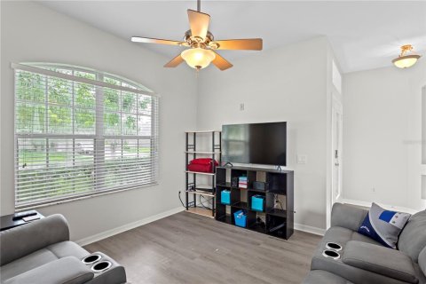 House in Tampa, Florida 4 bedrooms, 208.84 sq.m. № 1869854 - photo 6