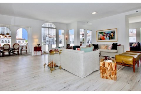 Condo à Aventura, Floride, 4 chambres  № 2169790