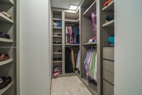 Copropriété à louer à Aventura, Floride: 4 chambres, 403.1 m2 № 2169790 - photo 28