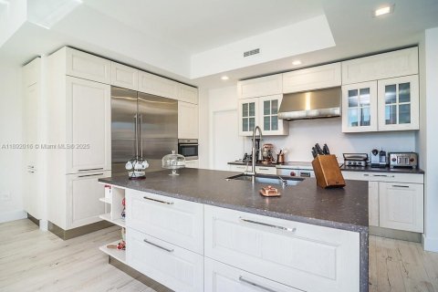 Copropriété à louer à Aventura, Floride: 4 chambres, 403.1 m2 № 2169790 - photo 19