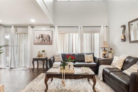 Adosado en venta en Davie, Florida, 2 dormitorios, 126.16 m2 № 1992959 - foto 2