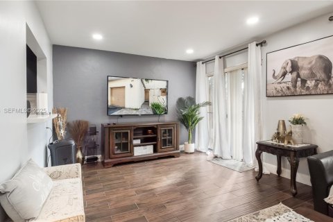 Adosado en venta en Davie, Florida, 2 dormitorios, 126.16 m2 № 1992959 - foto 8
