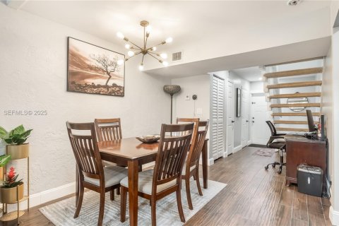 Adosado en venta en Davie, Florida, 2 dormitorios, 126.16 m2 № 1992959 - foto 6