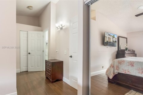 Adosado en venta en Davie, Florida, 2 dormitorios, 126.16 m2 № 1992959 - foto 15