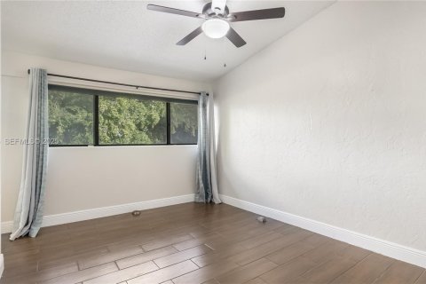 Adosado en venta en Davie, Florida, 2 dormitorios, 126.16 m2 № 1992959 - foto 16