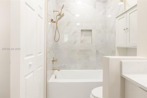 Adosado en venta en Davie, Florida, 2 dormitorios, 126.16 m2 № 1992959 - foto 22