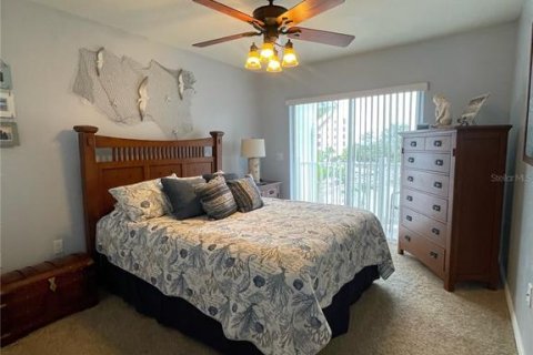 Condo in Indian Shores, Florida, 3 bedrooms  № 1876619 - photo 17
