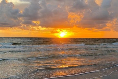Condo in Indian Shores, Florida, 3 bedrooms  № 1876619 - photo 26