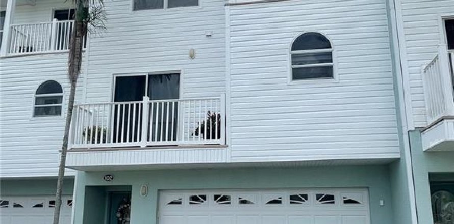 Condo in Indian Shores, Florida, 3 bedrooms № 1876619