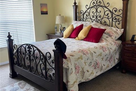 Condo in Indian Shores, Florida, 3 bedrooms  № 1876619 - photo 16