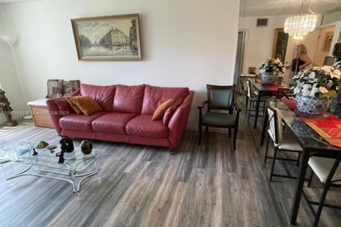 Condo in Plantation, Florida, 2 bedrooms  № 1864624 - photo 6