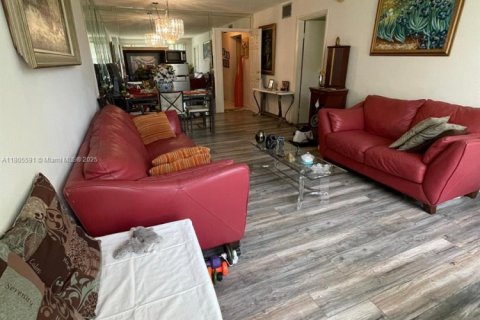Condo in Plantation, Florida, 2 bedrooms  № 1864624 - photo 4
