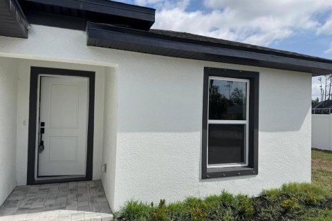 Casa en alquiler en Port Charlotte, Florida, 3 dormitorios, 117.99 m2 № 1648515 - foto 2