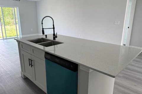 Casa en alquiler en Port Charlotte, Florida, 3 dormitorios, 117.99 m2 № 1648515 - foto 6