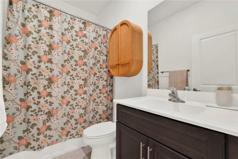 Townhouse in Miami, Florida 3 bedrooms, 141.21 sq.m. № 1806474 - photo 25
