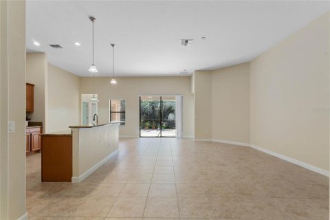 House in Davenport, Florida 4 bedrooms, 221.2 sq.m. № 1837076 - photo 16