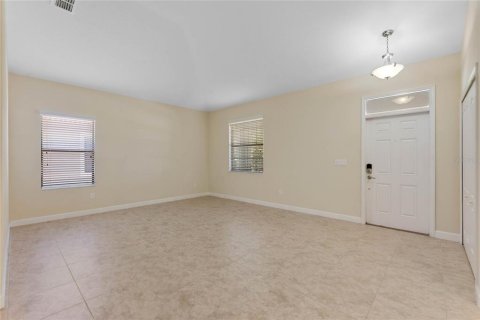 House in Davenport, Florida 4 bedrooms, 221.2 sq.m. № 1837076 - photo 13