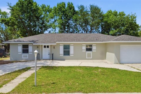 Casa en Deltona, Florida 3 dormitorios, 131.09 m2 № 2104494