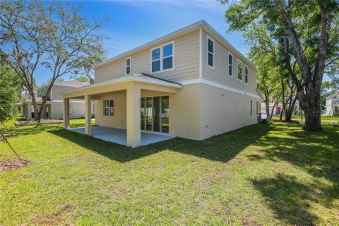 House in Mount Dora, Florida 4 bedrooms, 248.05 sq.m. № 1509478 - photo 15