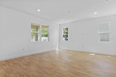 House in Mount Dora, Florida 4 bedrooms, 248.05 sq.m. № 1509478 - photo 6