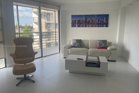 Copropriété à vendre à Aventura, Floride: 2 chambres, 100.61 m2 № 1968749 - photo 1