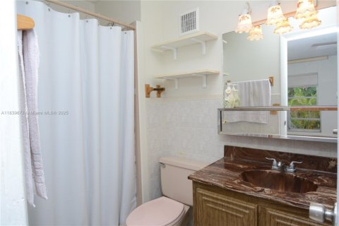 Townhouse in Miami, Florida 3 bedrooms, 140.28 sq.m. № 1828762 - photo 18