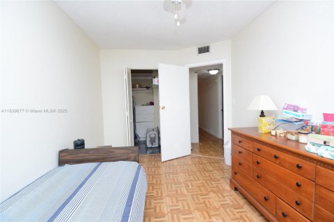 Townhouse in Miami, Florida 3 bedrooms, 140.28 sq.m. № 1828762 - photo 24