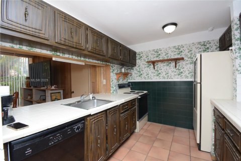 Townhouse in Miami, Florida 3 bedrooms, 140.28 sq.m. № 1828762 - photo 10