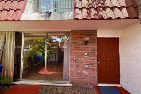 Townhouse in Miami, Florida 3 bedrooms, 140.28 sq.m. № 1828762 - photo 12