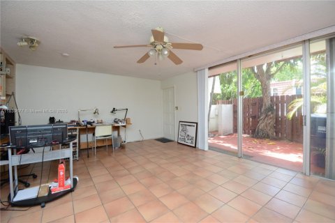 Townhouse in Miami, Florida 3 bedrooms, 140.28 sq.m. № 1828762 - photo 7