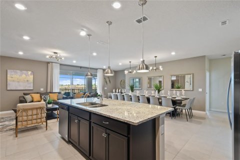 House in Davenport, Florida 9 bedrooms, 408.68 sq.m. № 1775651 - photo 16