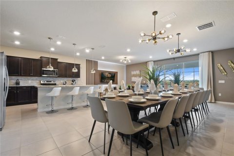 House in Davenport, Florida 9 bedrooms, 408.68 sq.m. № 1775651 - photo 11
