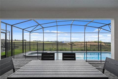 House in Davenport, Florida 9 bedrooms, 408.68 sq.m. № 1775651 - photo 4