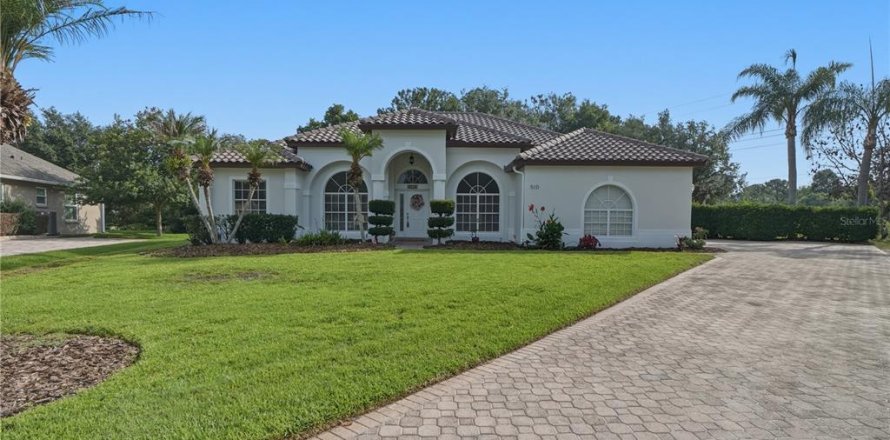 Villa ou maison à Winter Springs, Floride 4 chambres, 221.2 m2 № 2201395