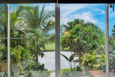 Condo in Hialeah, Florida, 3 bedrooms  № 2074207 - photo 8
