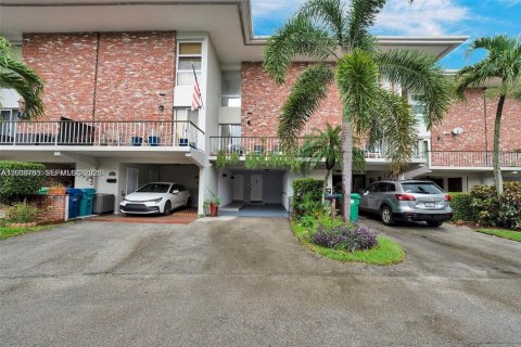 Condo in Hialeah, Florida, 3 bedrooms  № 2074207 - photo 23