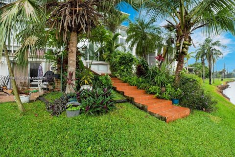 Condo in Hialeah, Florida, 3 bedrooms  № 2074207 - photo 25