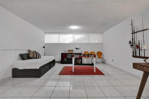 Condo in Hialeah, Florida, 3 bedrooms  № 2074207 - photo 15
