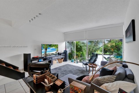 Condo in Hialeah, Florida, 3 bedrooms  № 2074207 - photo 7