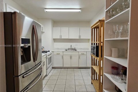 Villa ou maison à vendre à Miami, Floride: 3 chambres, 100.15 m2 № 2004771 - photo 14