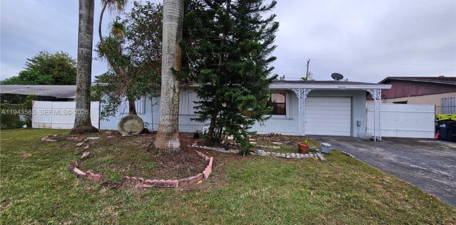 Villa ou maison à Miami, Floride 3 chambres, 100.15 m2 № 2004771