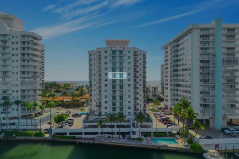 Copropriété à louer à Miami Beach, Floride: 61.97 m2 № 1728216 - photo 7