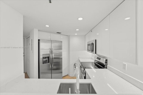 Copropriété à louer à Miami Beach, Floride: 61.97 m2 № 1728216 - photo 4